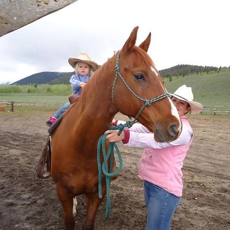 Parade Rest Ranch West Yellowstone Buitenkant foto