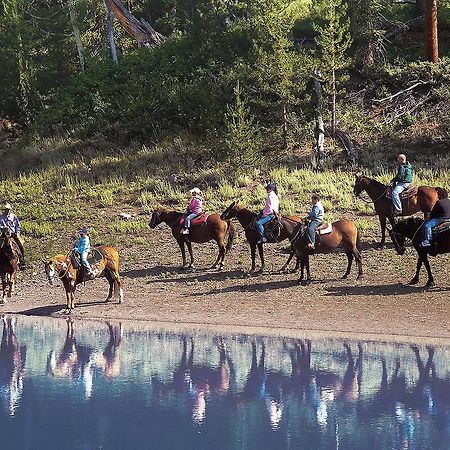 Parade Rest Ranch West Yellowstone Buitenkant foto