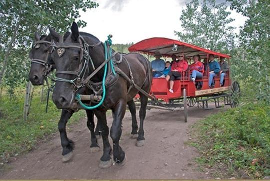 Parade Rest Ranch West Yellowstone Buitenkant foto