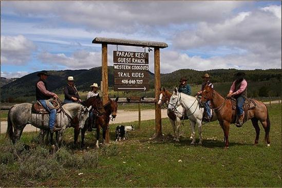 Parade Rest Ranch West Yellowstone Buitenkant foto