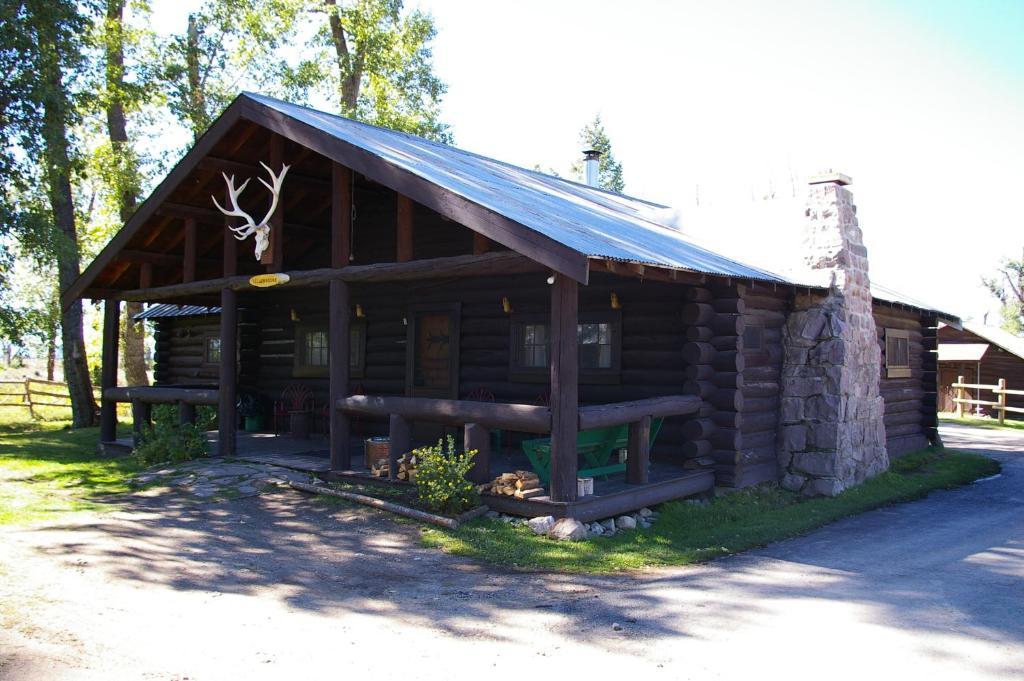 Parade Rest Ranch West Yellowstone Buitenkant foto