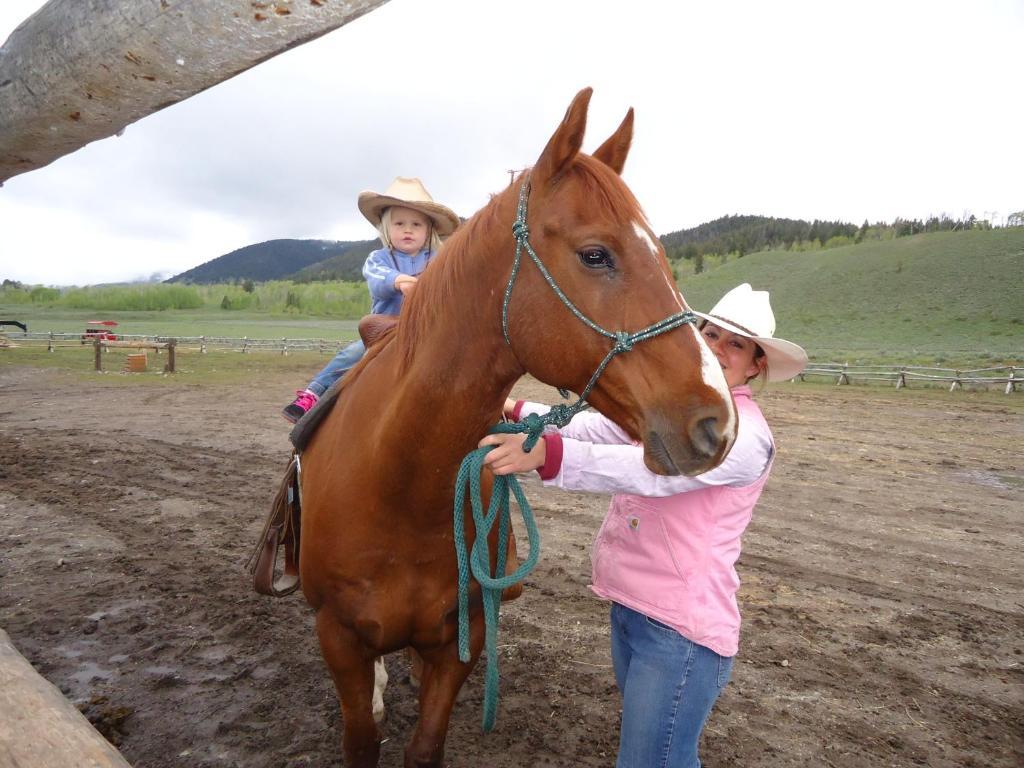 Parade Rest Ranch West Yellowstone Buitenkant foto